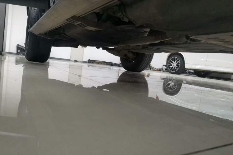 Used Land Rover Defender 2020 110 P400 SE Right Side Sill