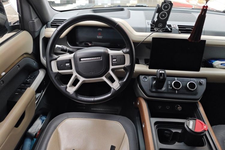 Used Land Rover Defender 2020 110 P400 HSE Steering Wheel
