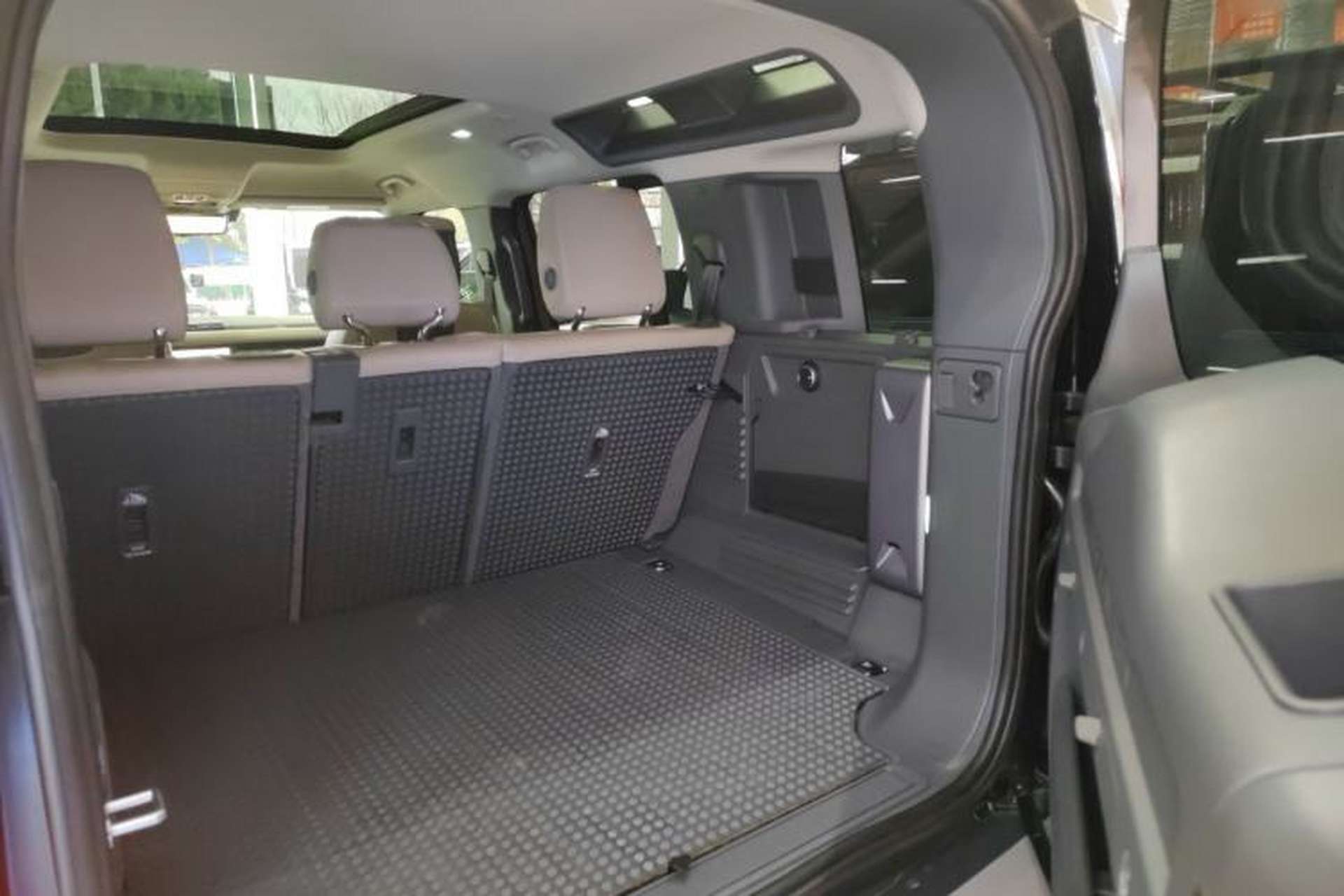 Used Land Rover Defender 2020 110 P400 HSE Trunk