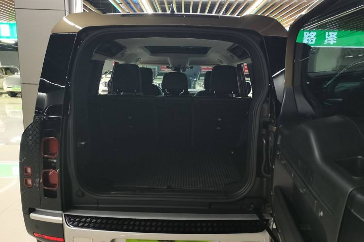Used Land Rover Defender 2020 110 P400 HSE Trunk