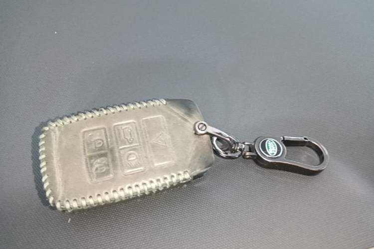 Used Land Rover Defender 2020 110 P400 HSE Vehicle Key