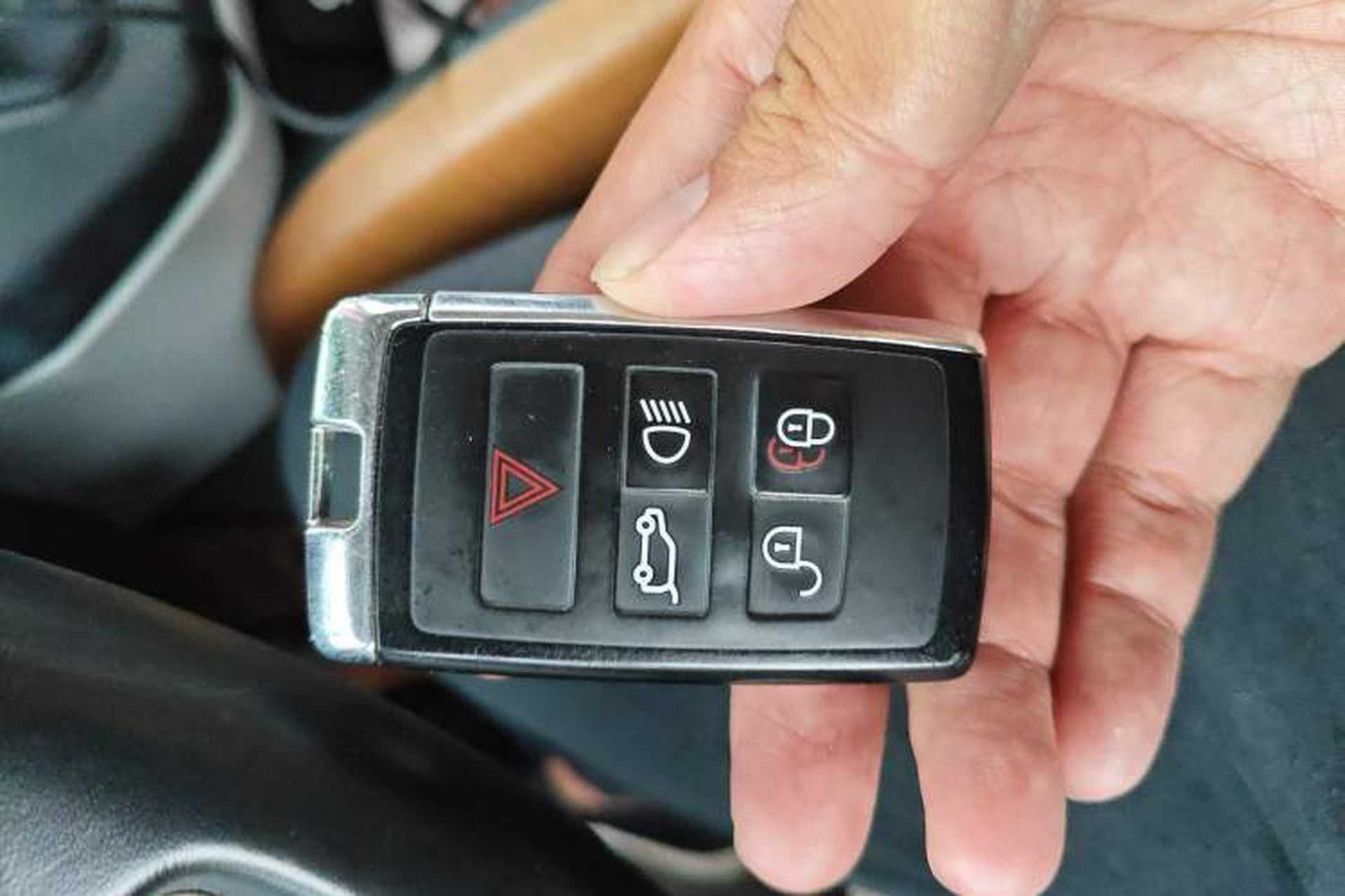 Used Land Rover Defender 2020 110 P400 HSE Vehicle Key