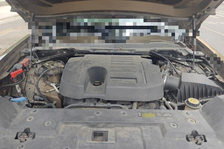Used Land Rover Defender 2020 110 P400 HSE Engine Bay