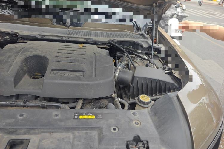 Used Land Rover Defender 2020 110 P400 HSE Engine Bay Left