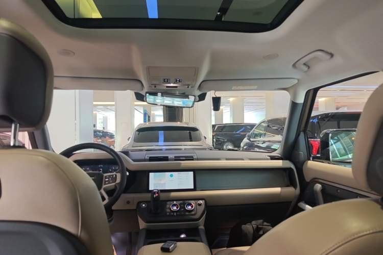 Used Land Rover Defender 2020 110 P400 HSE Headliner