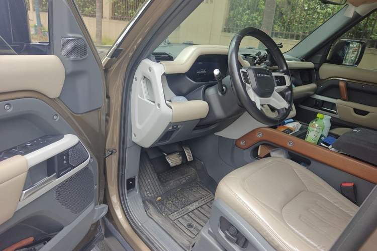Used Land Rover Defender 2020 110 P400 HSE Interior 3