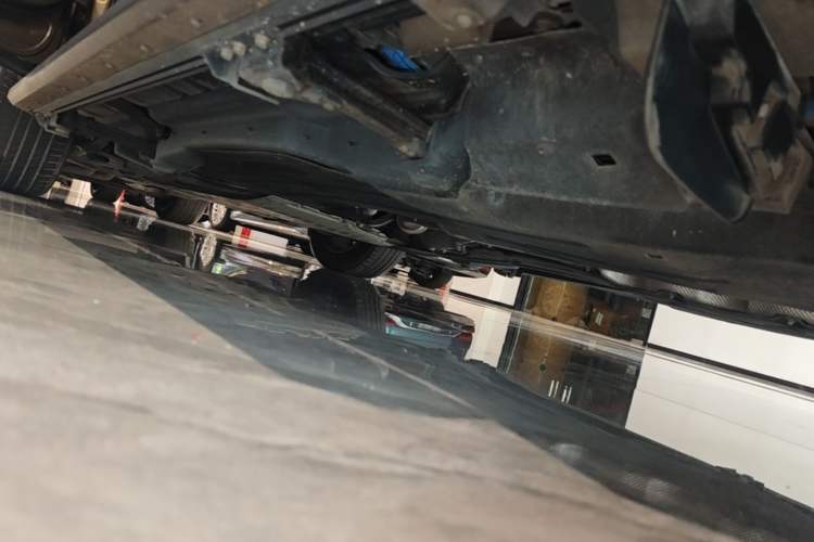 Used Land Rover Defender 2020 110 P400 HSE Left Side Sill