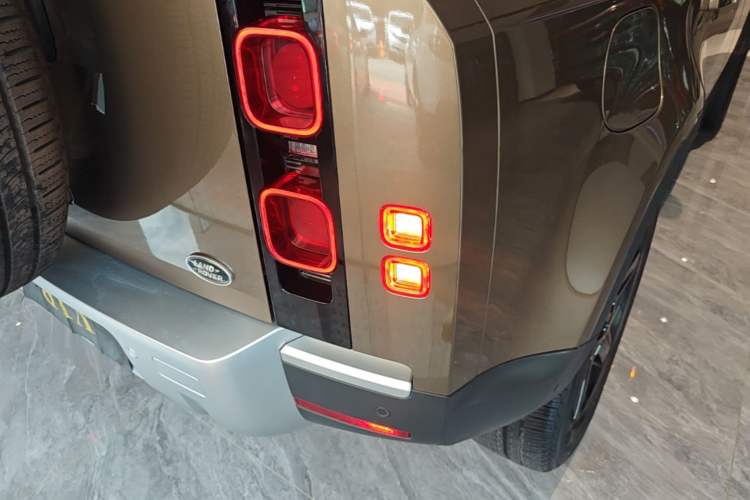 Used Land Rover Defender 2020 110 P400 HSE Right Rear Taillight