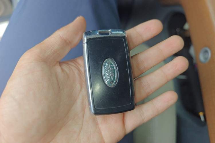 Used Land Rover Defender 2020 110 P400 HSE Vehicle Key