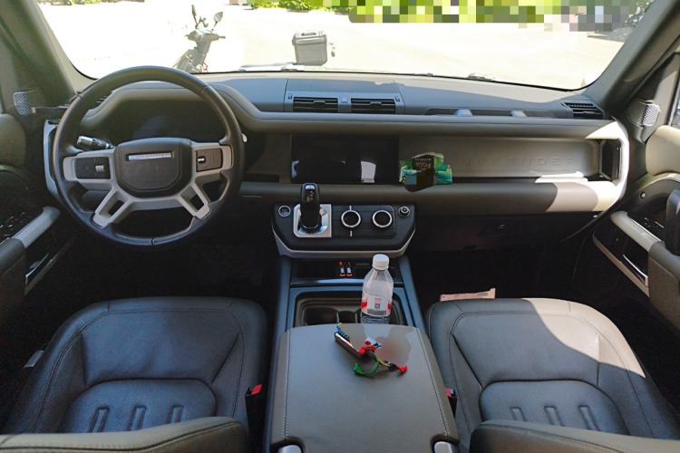 Used Land Rover Defender 2020 110 P400 HSE Center Console