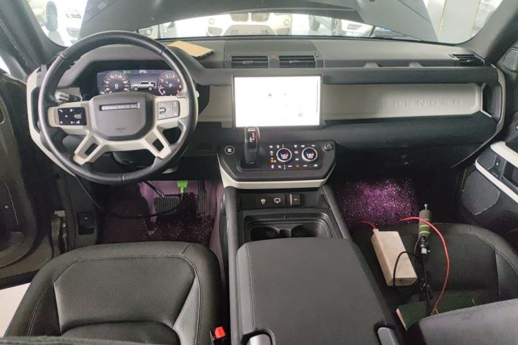 Used Land Rover Defender  Center Console