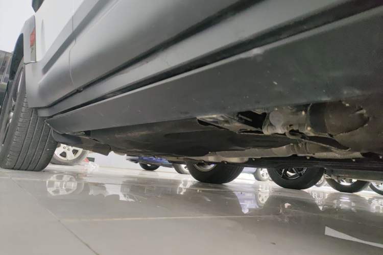 Used Land Rover Defender  Chassis Front Right