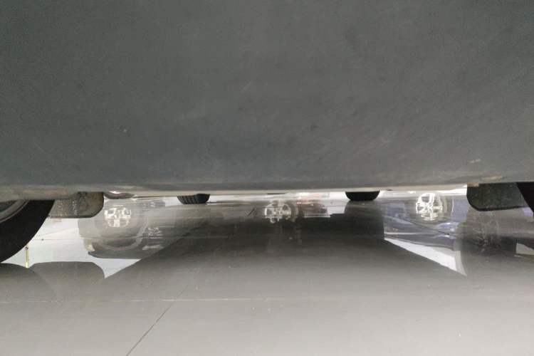Used Land Rover Defender  Chassis Front