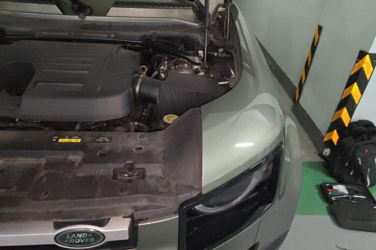 Used Land Rover Defender 2020 110 P400 HSE Engine Bay Left