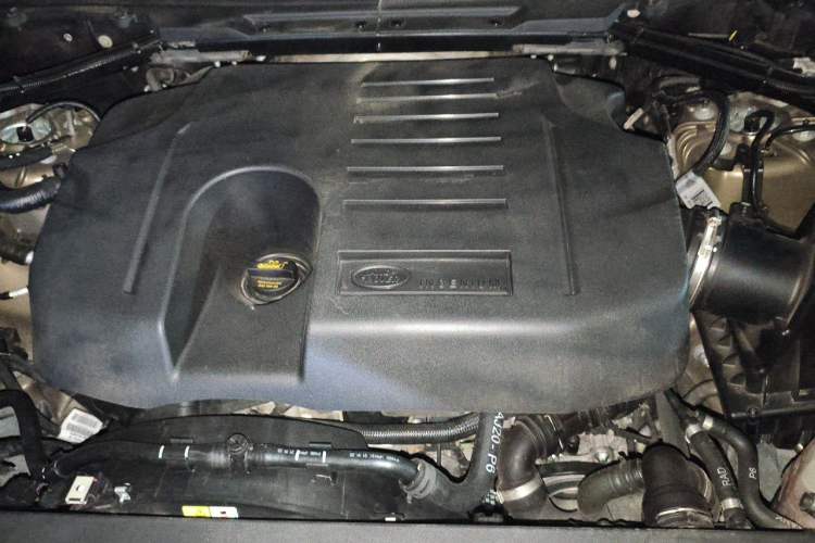 Used Land Rover Defender 2020 110 P400 HSE Engine Bay