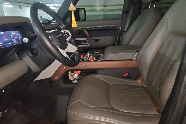 Used Land Rover Defender 2020 110 P400 HSE Left Front Seat