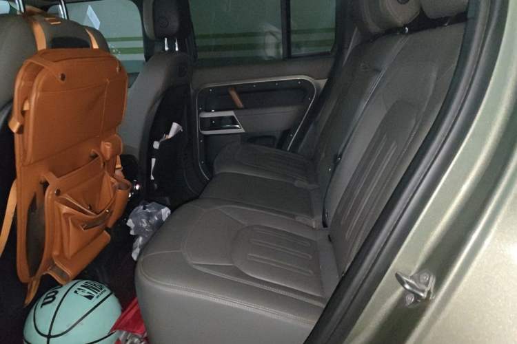 Used Land Rover Defender 2020 110 P400 HSE Left Rear Seat