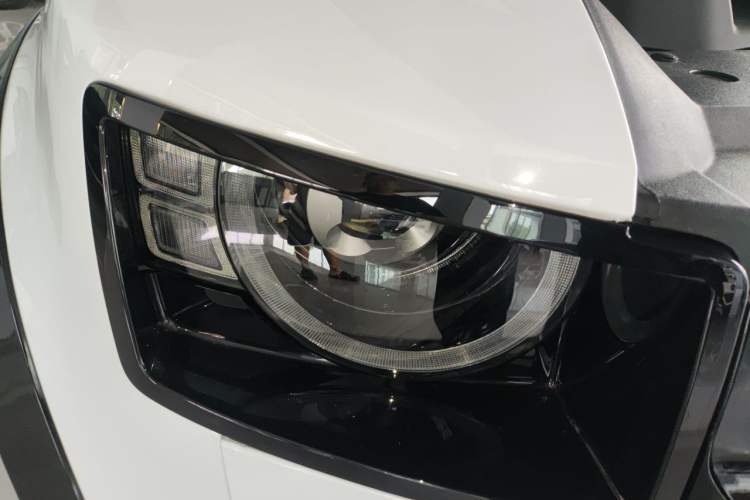 Used Land Rover Defender  Right Front Headlight