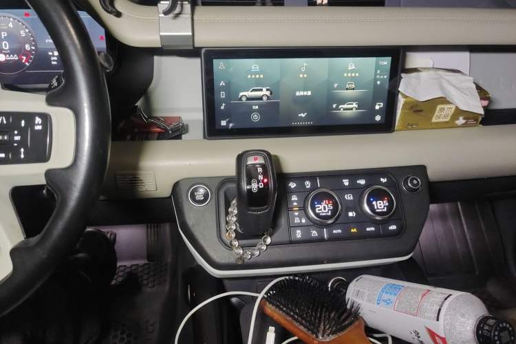 Used Land Rover Defender 2020 110 P400 Dark Special Edition Audio And AC Panel