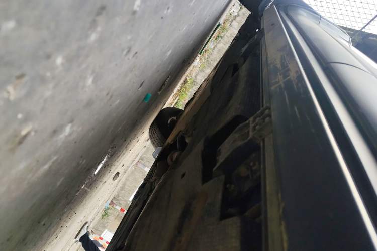 Used Land Rover Defender 2020 110 P400 SE Chassis Rear Left