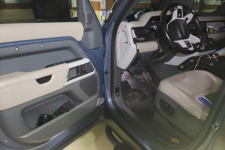 Used Land Rover Defender 2020 110 P400 Dark Special Edition Driver Seat