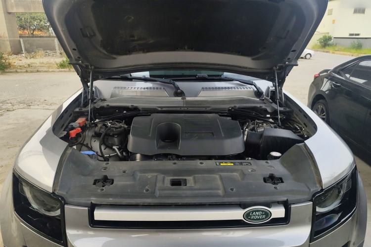 Used Land Rover Defender 2020 110 P400 SE Engine Bay