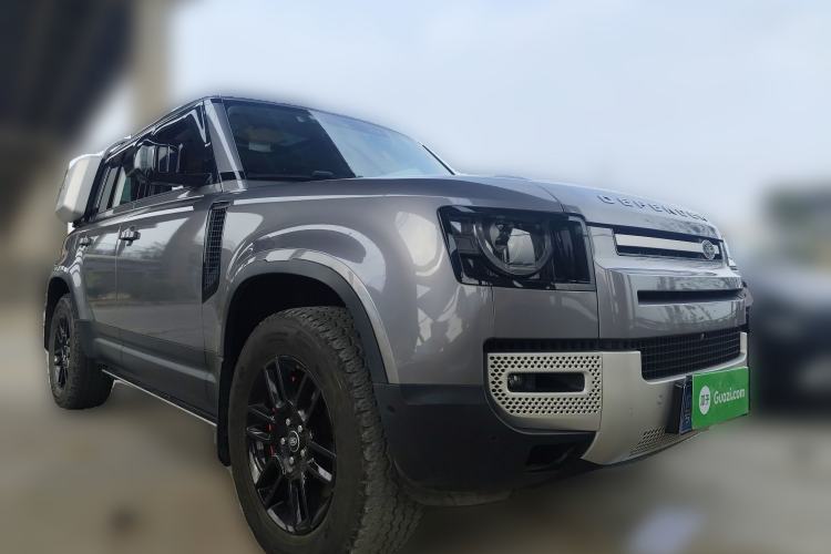 Used Land Rover Defender 2020 110 P400 SE Front Right 45 Deg