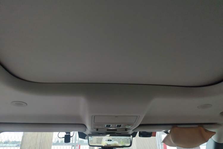Used Land Rover Defender 2020 110 P400 SE Headliner