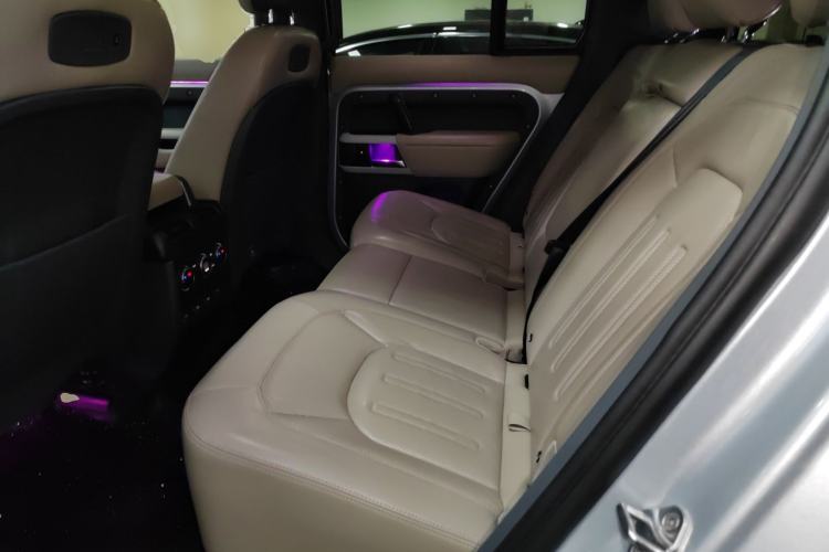 Used Land Rover Defender 2020 110 P400 Dark Special Edition Interior 4