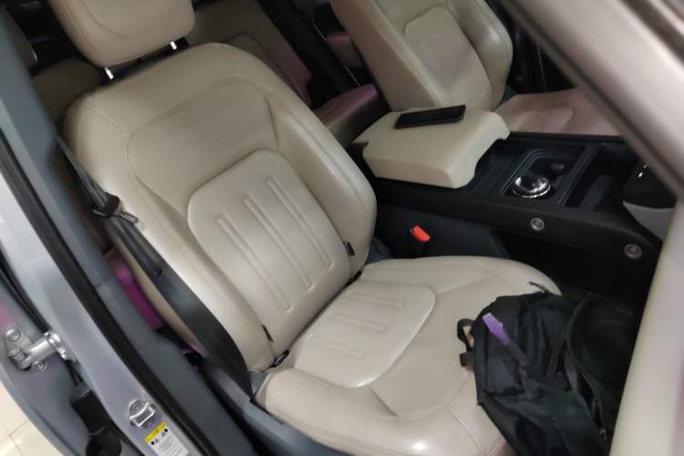 Used Land Rover Defender 2020 110 P400 Dark Special Edition Right Front Seat