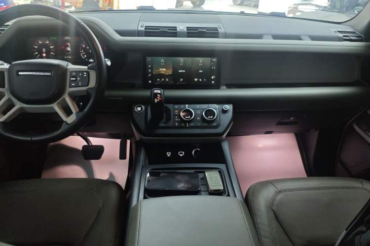 Used Land Rover Defender 2020 110 P400 HSE Audio And AC Panel