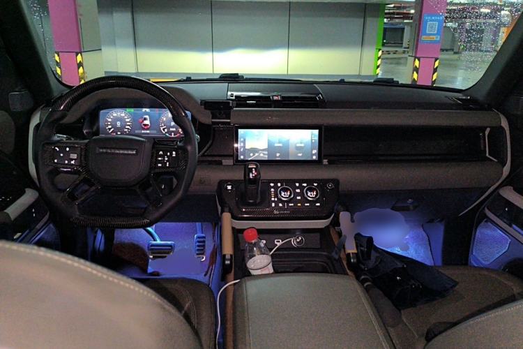 Used Land Rover Defender 2020 110 P400 HSE Center Console