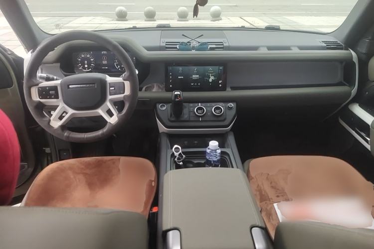 Used Land Rover Defender  Center Console