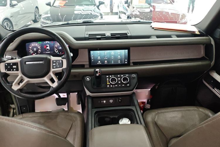 Used Land Rover Defender 2020 110 P400 HSE Center Console