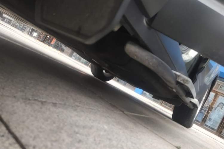 Used Land Rover Defender  Chassis Front Left