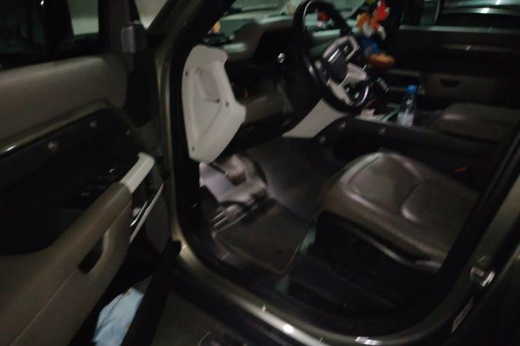 Used Land Rover Defender 2020 110 P400 HSE Driver Seat