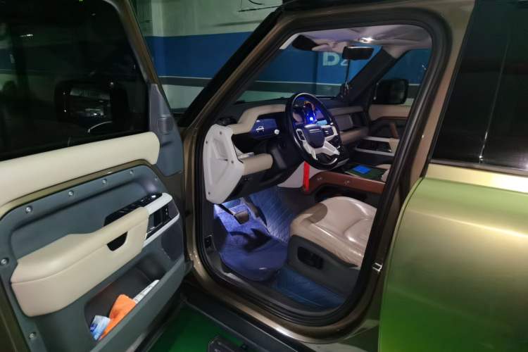 Used Land Rover Defender 2020 110 P400 HSE Driver Seat
