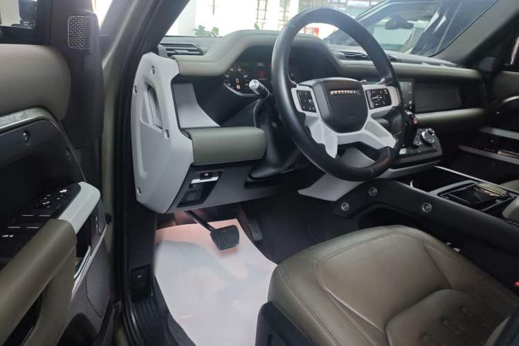 Used Land Rover Defender 2020 110 P400 HSE Driver Seat