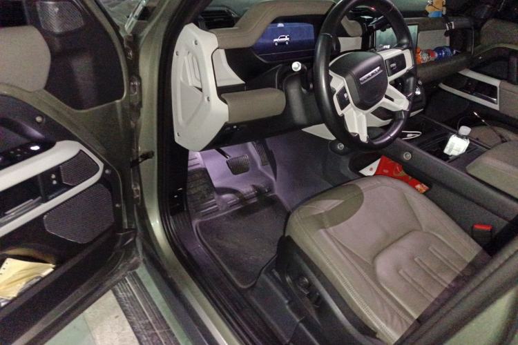 Used Land Rover Defender 2020 110 P400 HSE Driver Seat