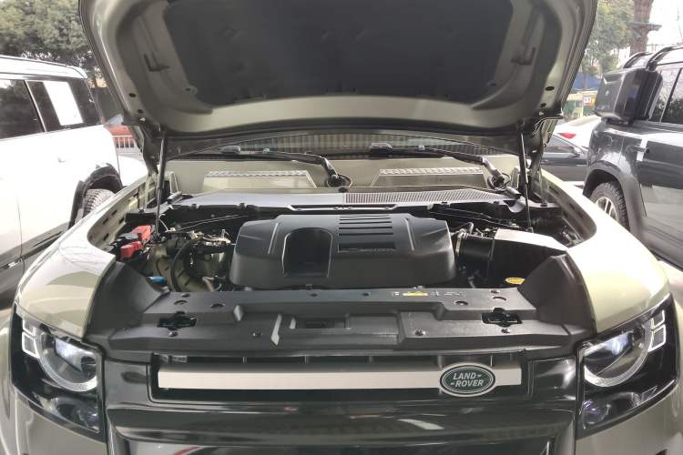 Used Land Rover Defender 2020 110 P400 HSE Engine Bay