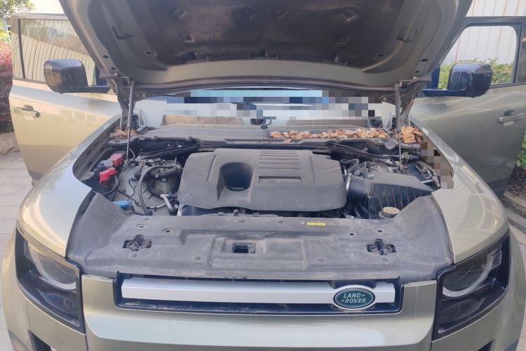 Used Land Rover Defender 2020 110 P400 SE Engine Bay