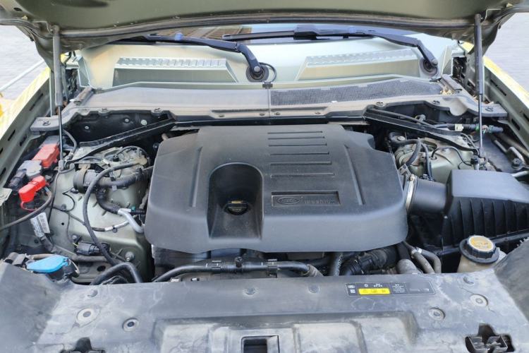 Used Land Rover Defender 2020 110 P400 Dark Special Edition Engine Bay