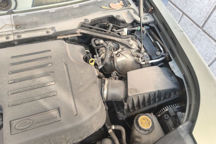 Used Land Rover Defender 2020 110 P400 HSE Engine Bay Left