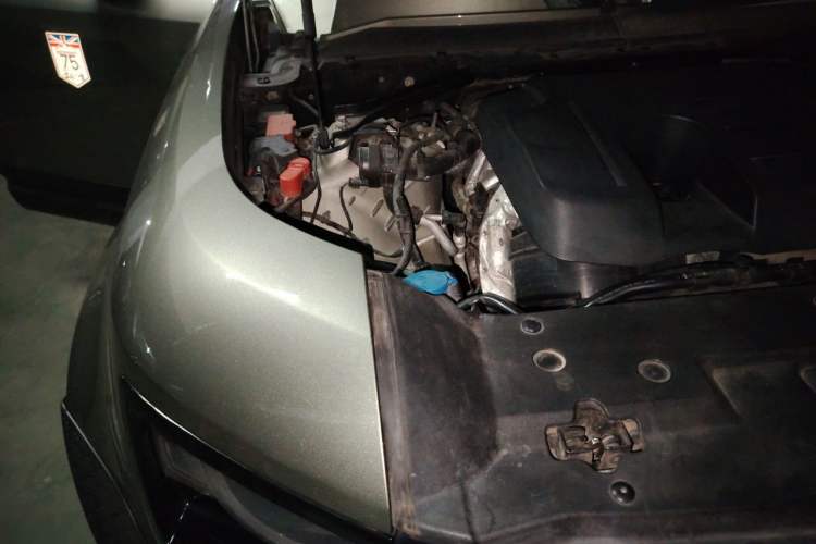 Used Land Rover Defender 2020 110 P400 HSE Engine Bay Right
