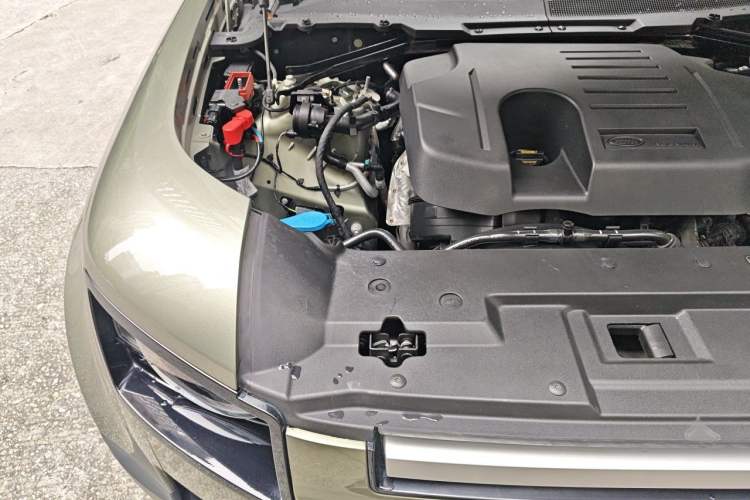 Used Land Rover Defender 2020 110 P400 HSE Engine Bay Right