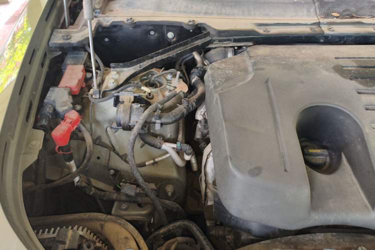 Used Land Rover Defender 2020 110 P400 Dark Special Edition Engine Bay Right