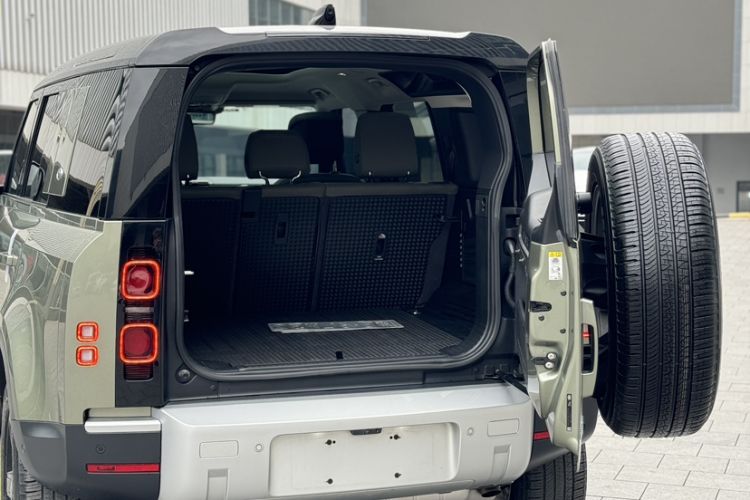 Used Land Rover Defender 2020 110 P400 HSE Exterior 10