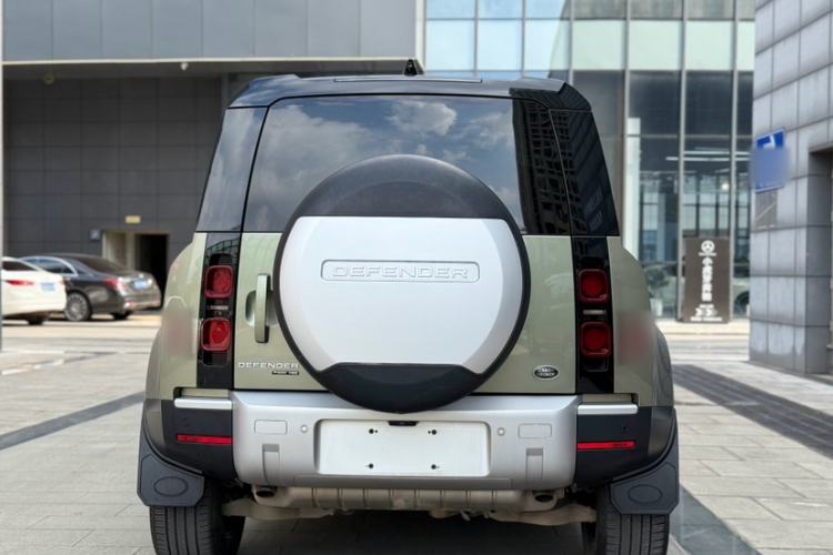 Used Land Rover Defender 2020 110 P400 HSE Exterior 4