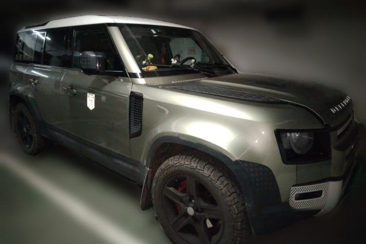 Used Land Rover Defender 2020 110 P400 HSE Front Right 45 Deg