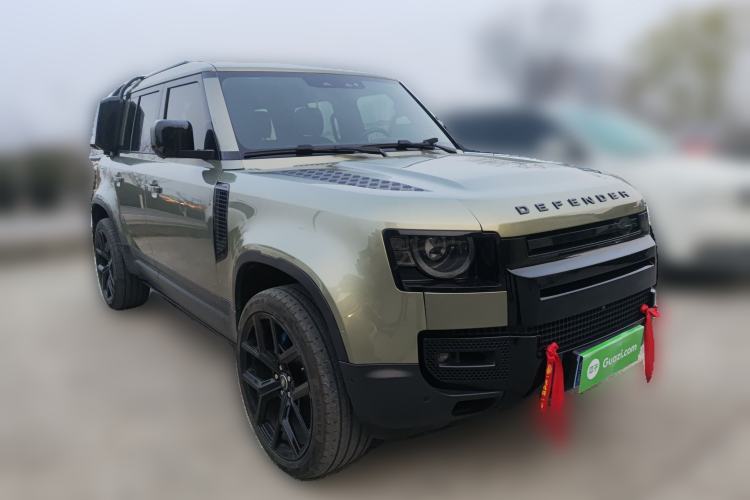 Used Land Rover Defender 2020 110 P400 SE Front Right 45 Deg